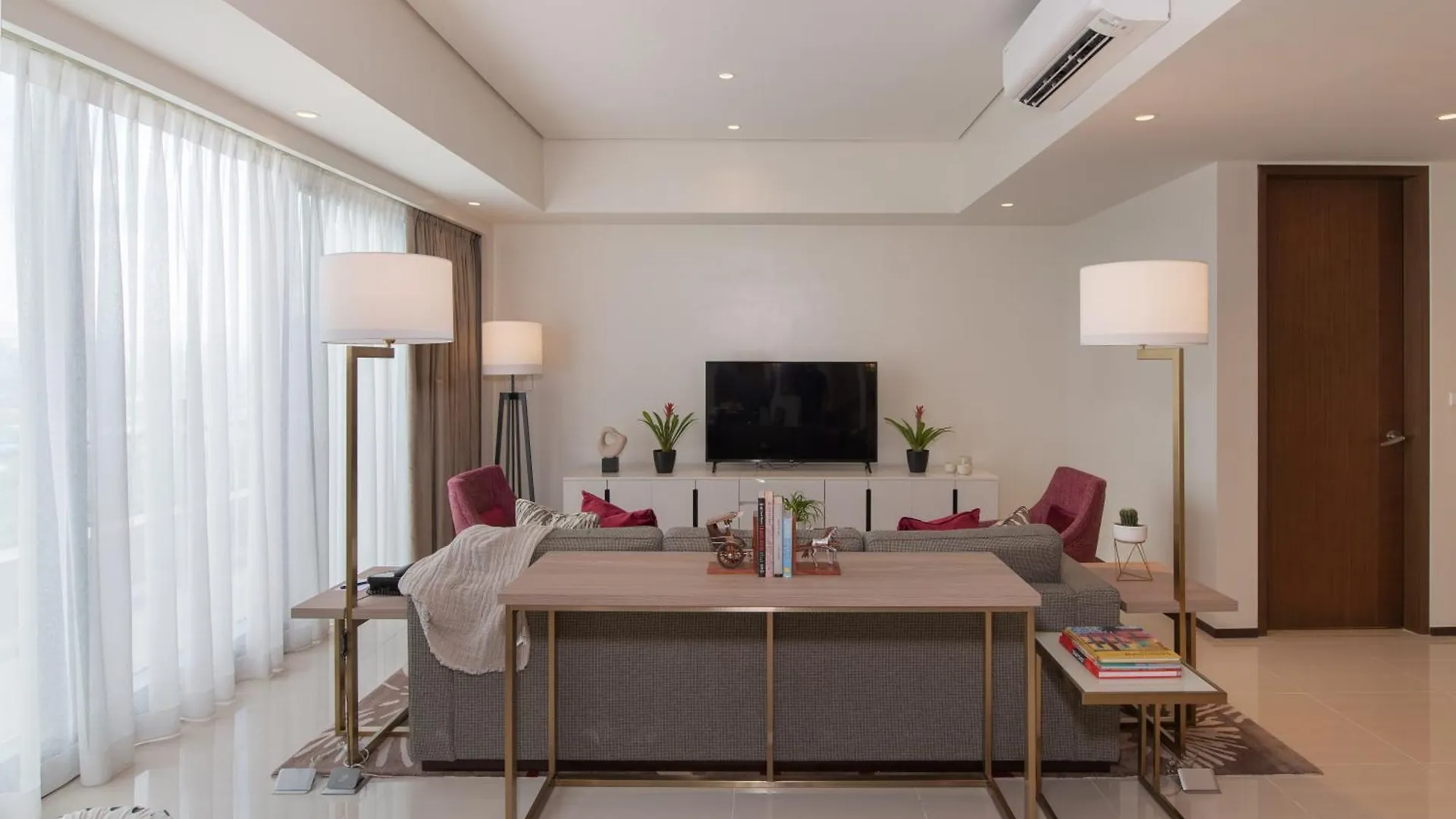 Somerset Central Salcedo Makati マカティ 4*,  フィリピン